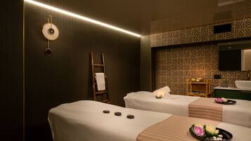 Sauna, Körperbehandlungen, Aromatherapie, Gesichtsbehandlungen