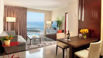 Suite, 1 cama King size, para no fumadores | Minibar, caja de seguridad en la habitación y insonorización