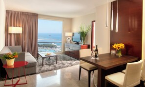 Suite, 1 King Bed, Non Smoking | Minibar, in-room safe, soundproofing, iron/ironing board