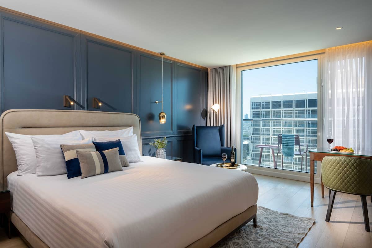 Minibar, in-room safe, soundproofing, iron/ironing board