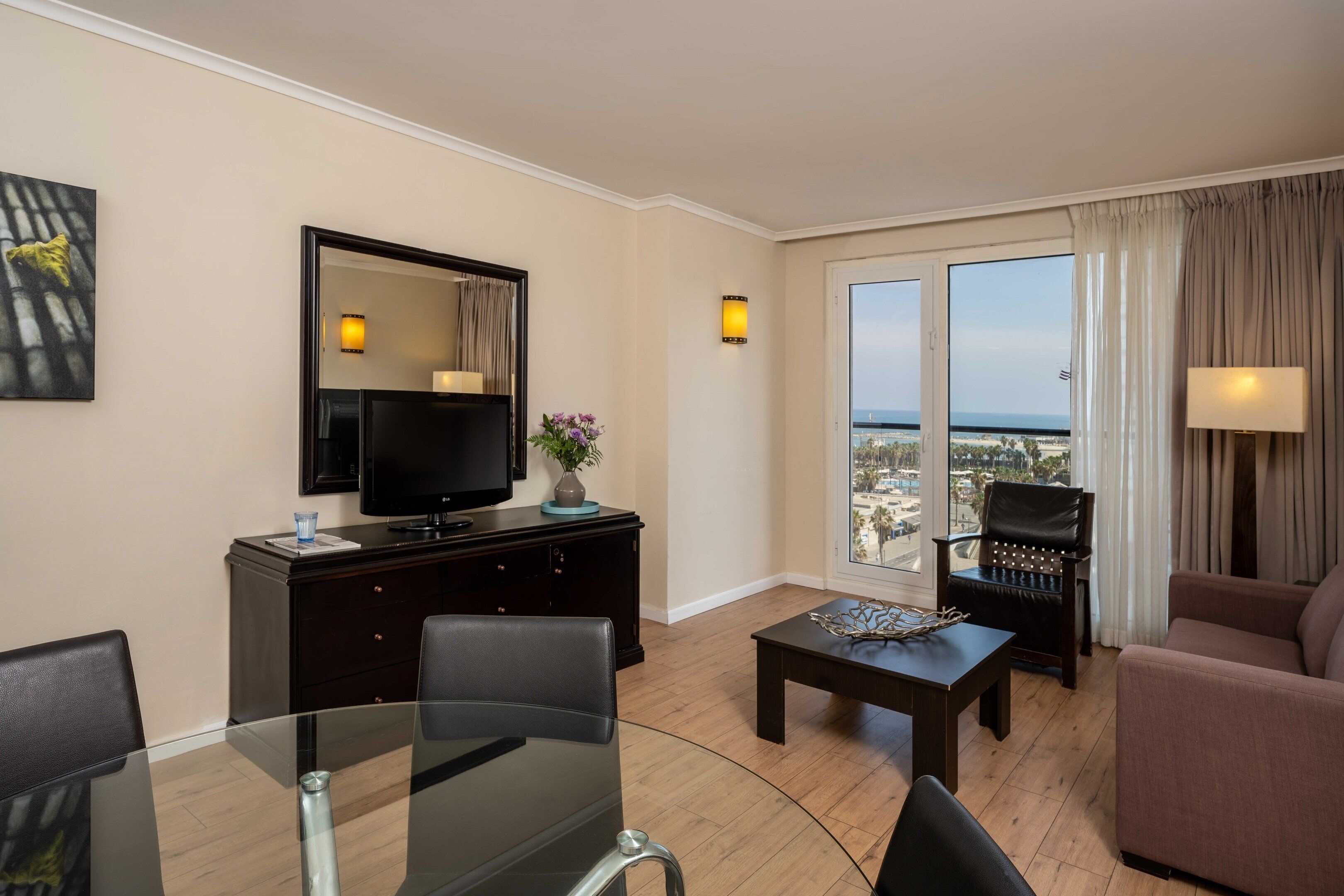 Minibar, in-room safe, soundproofing, iron/ironing board