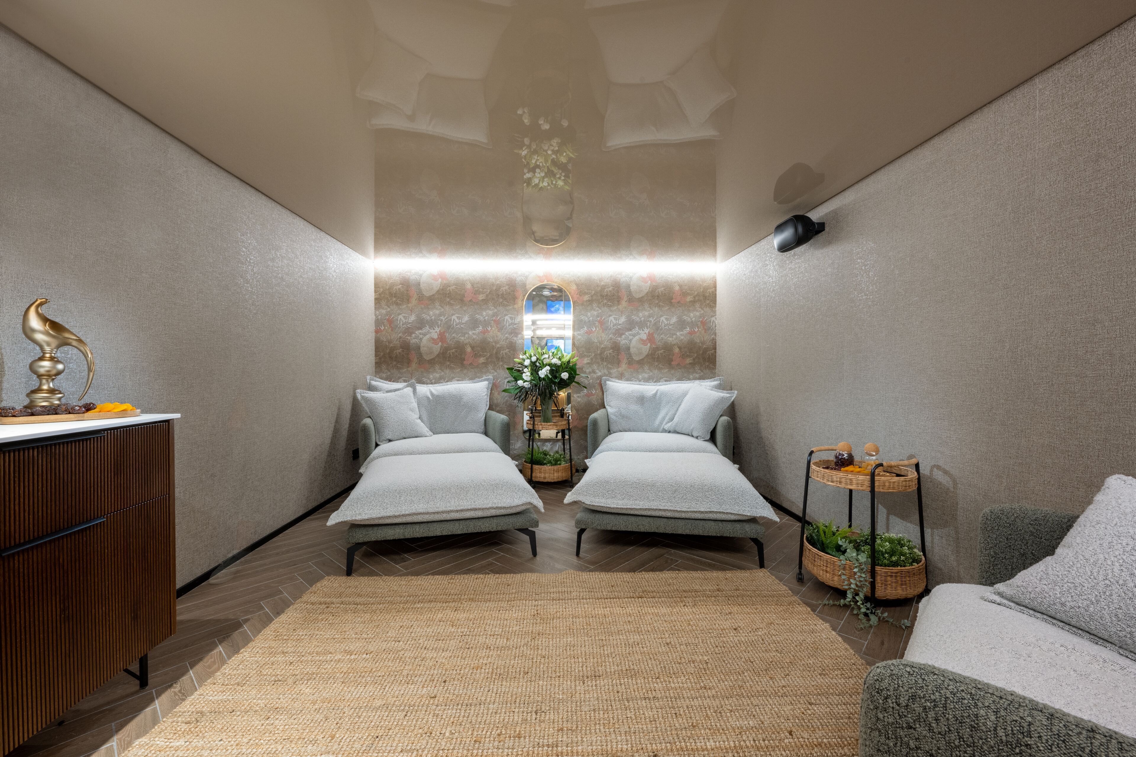 Sauna, body treatments, aromatherapy, facials, massage/treatment rooms