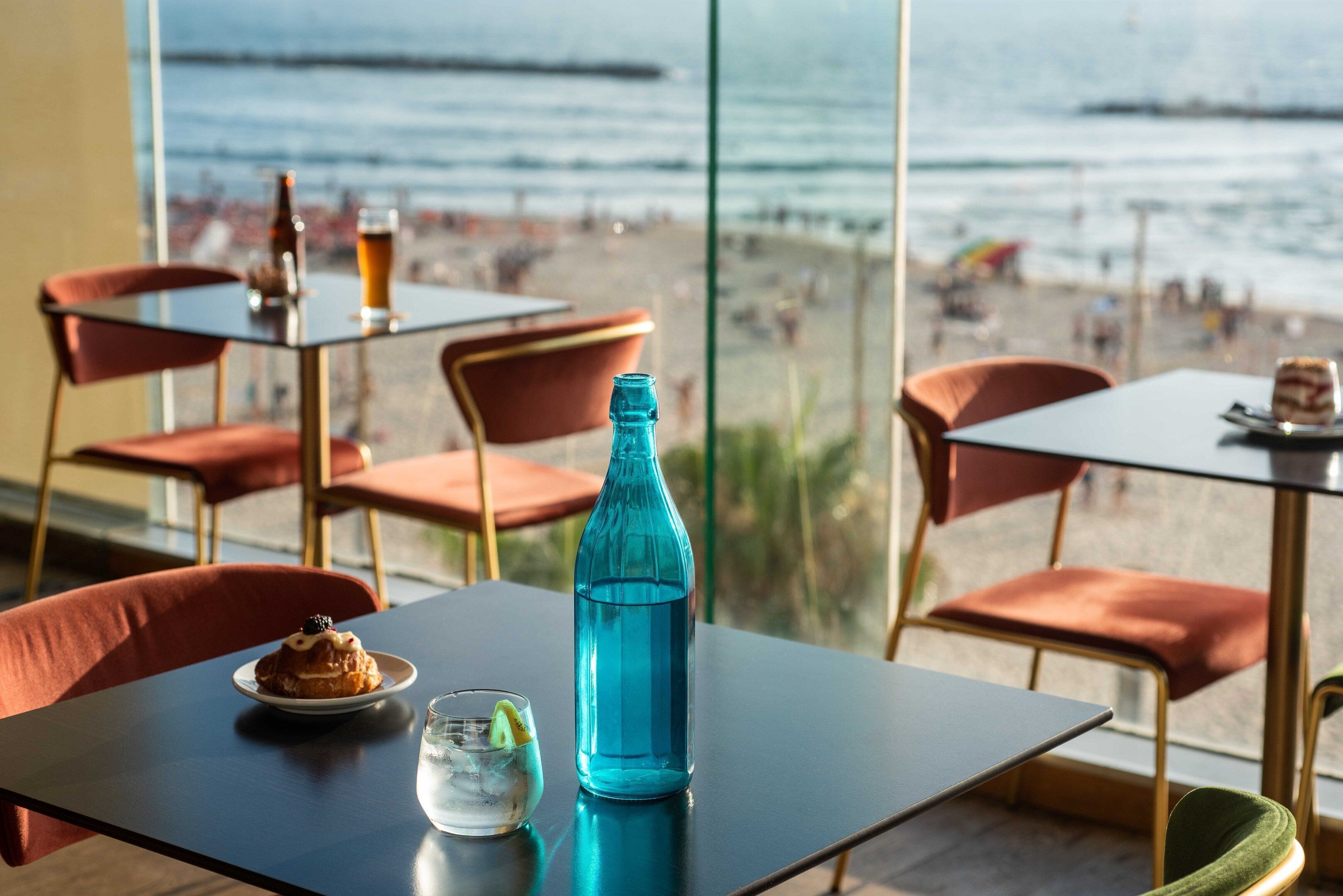 3 restaurantes; se sirve desayuno, almuerzo y cena