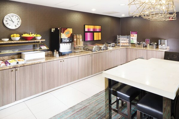 Free daily continental breakfast