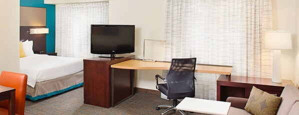 Premium bedding, desk, laptop workspace, blackout drapes - Residence Inn by Marriott Denver Downtown (Denver)