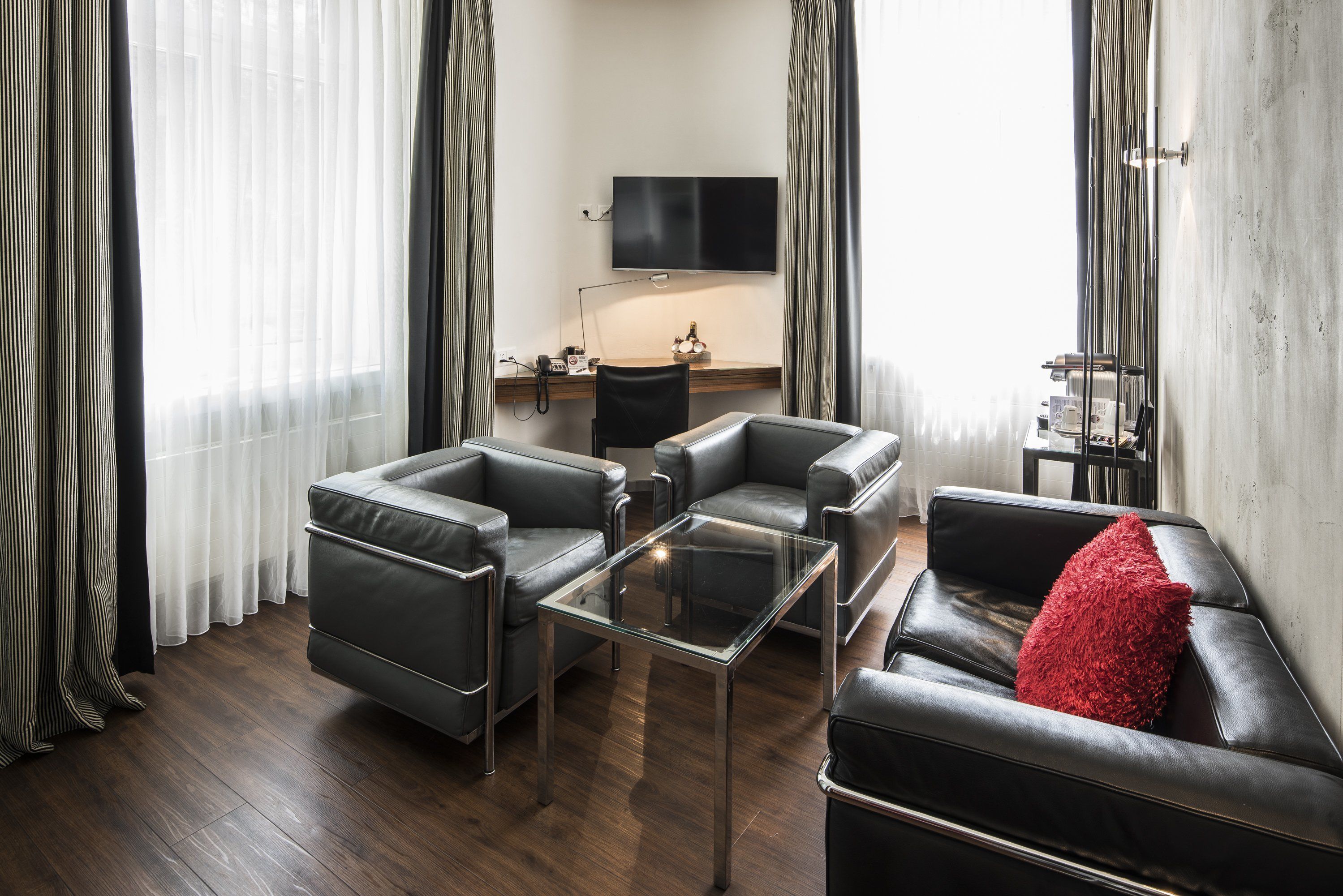 junior suite, city view | 1 bedroom, hypo-allergenic bedding, down duvets, minibar