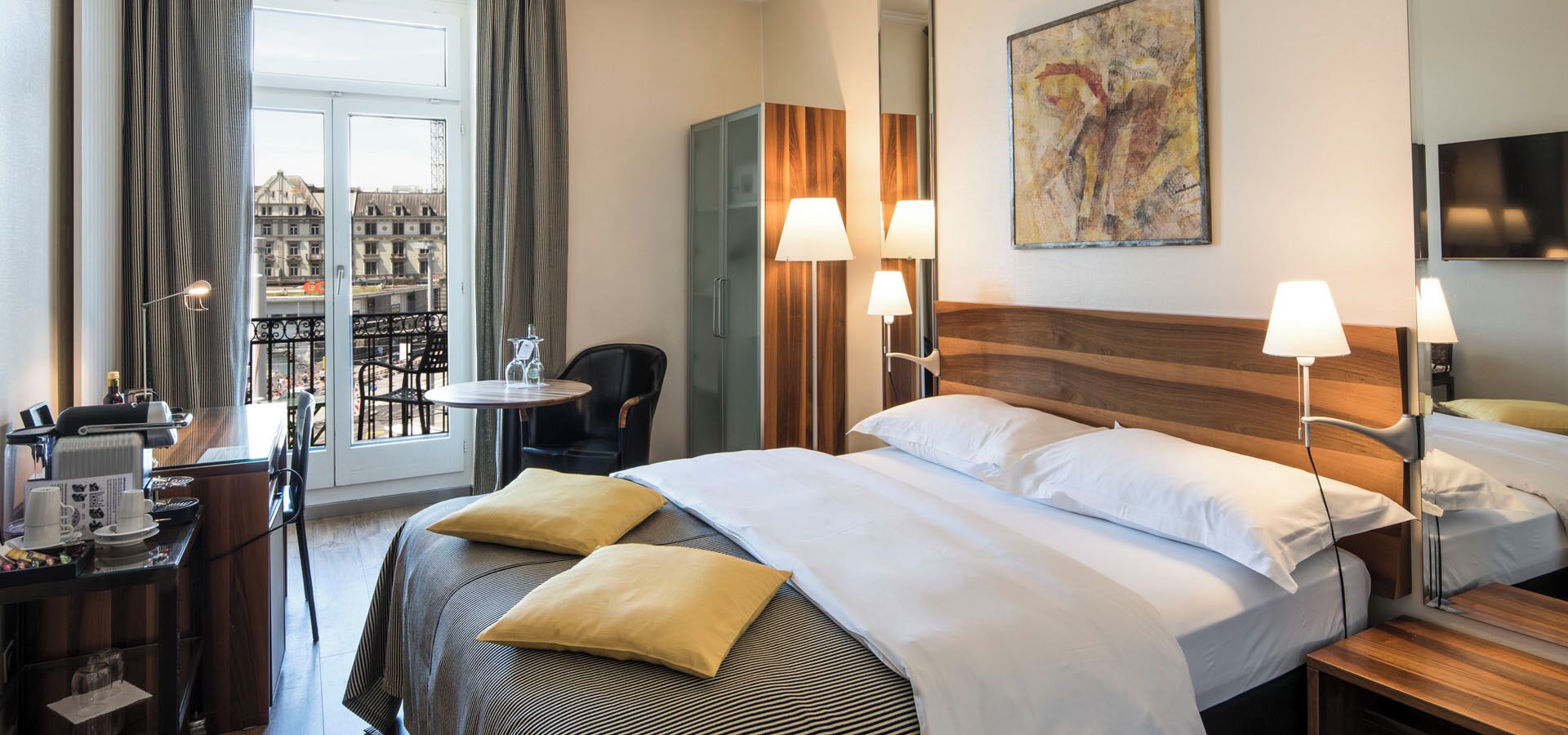 Hypo-allergenic bedding, down duvets, minibar, in-room safe