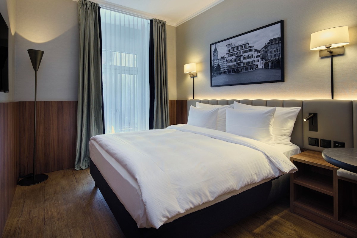 Standard Double or Twin Room | Hypo-allergenic bedding available, down comforters, in-room safe