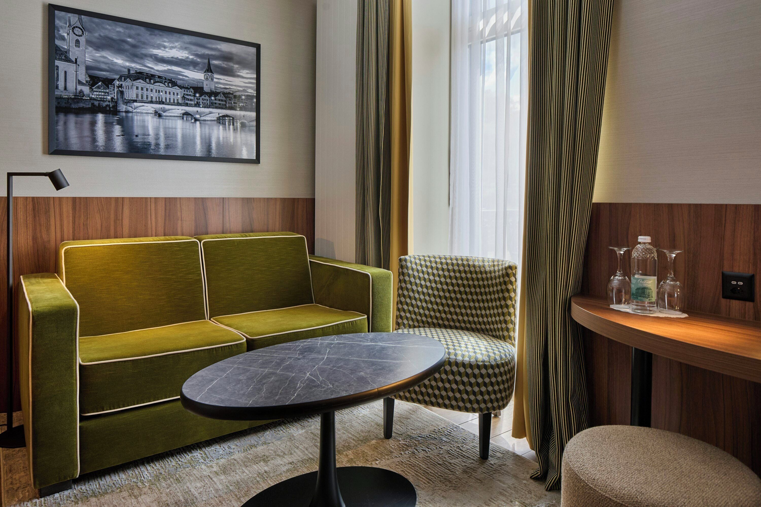 Photo - Central Plaza Hotel