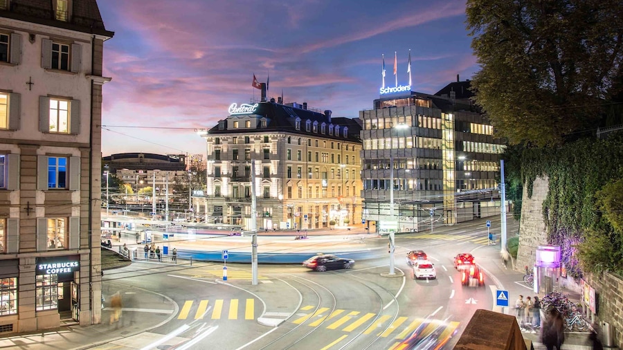 Central Plaza Hotel
