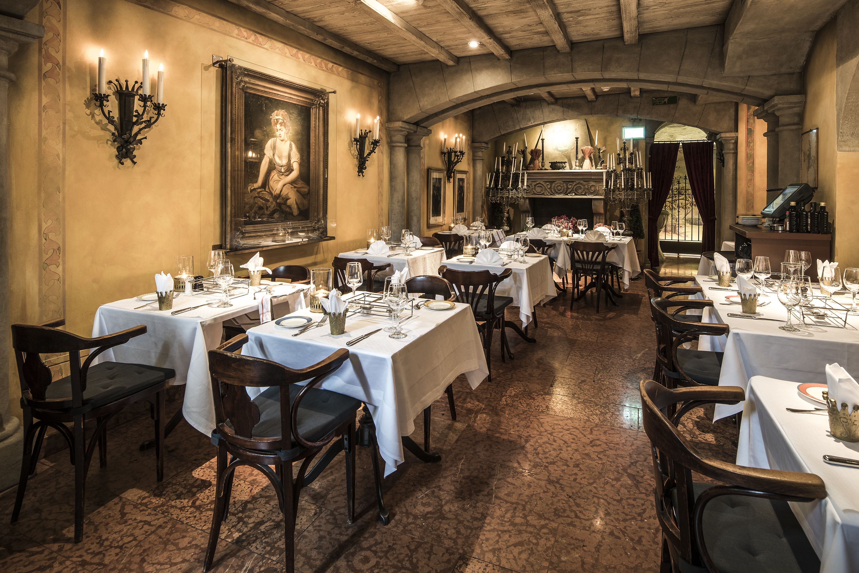 Photo - Central Plaza