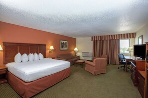 Desk, blackout curtains, iron/ironing board, free cots/infant beds - AmericInn by Wyndham Omaha (Omaha)