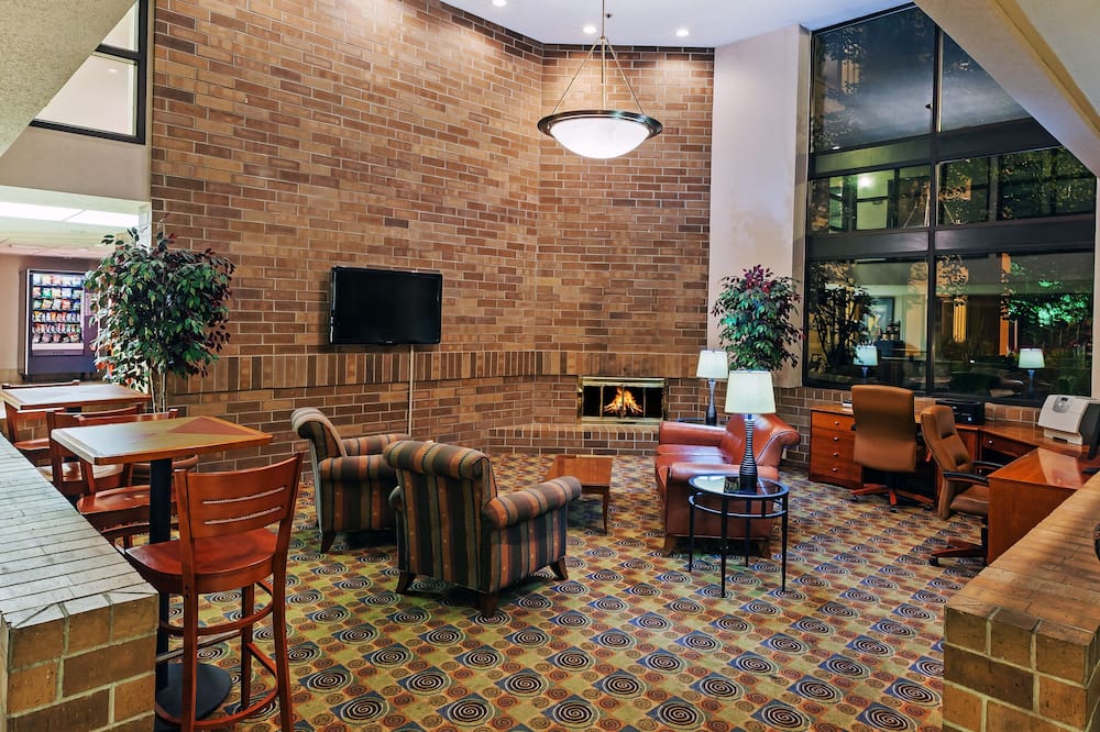 AmericInn by Wyndham Omaha