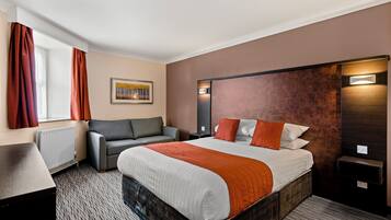 Desk, laptop workspace, free WiFi, bed sheets