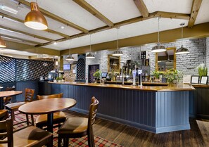 Bar (on property) - Dragonfly Hotel Bury St Edmunds (Bury St Edmunds)