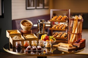 Frokostbuffé hver dag (GBP 17.95 per person)