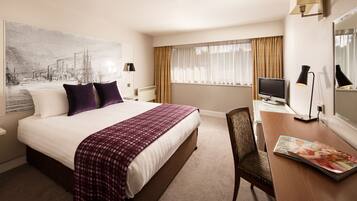 Family Room, Multiple Beds (Classic) | In-room safe, desk, iron/ironing board, free cribs/infant beds