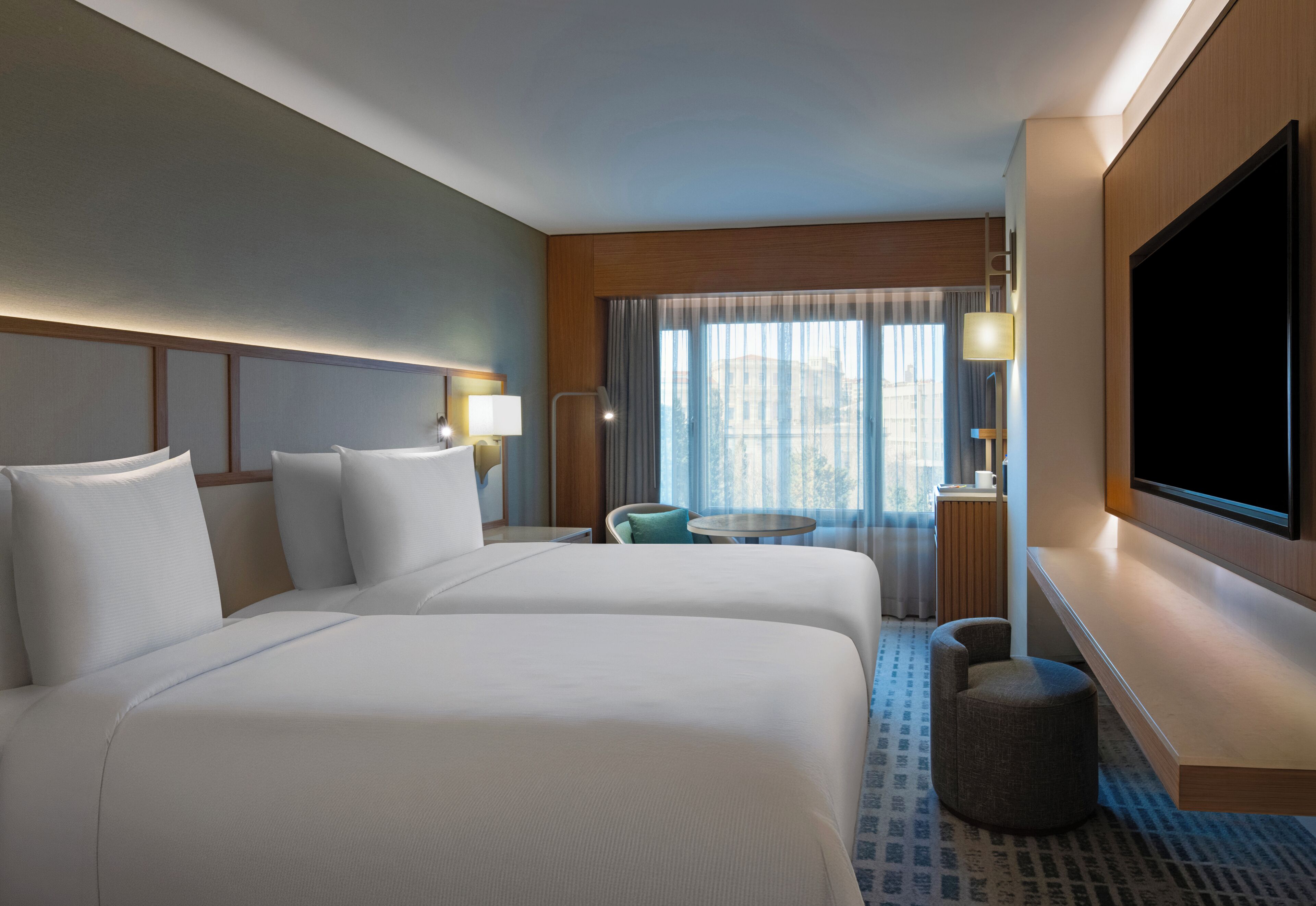 Room, 2 Single Beds (Guest) | Minibar, in-room safe, desk, iron/ironing board