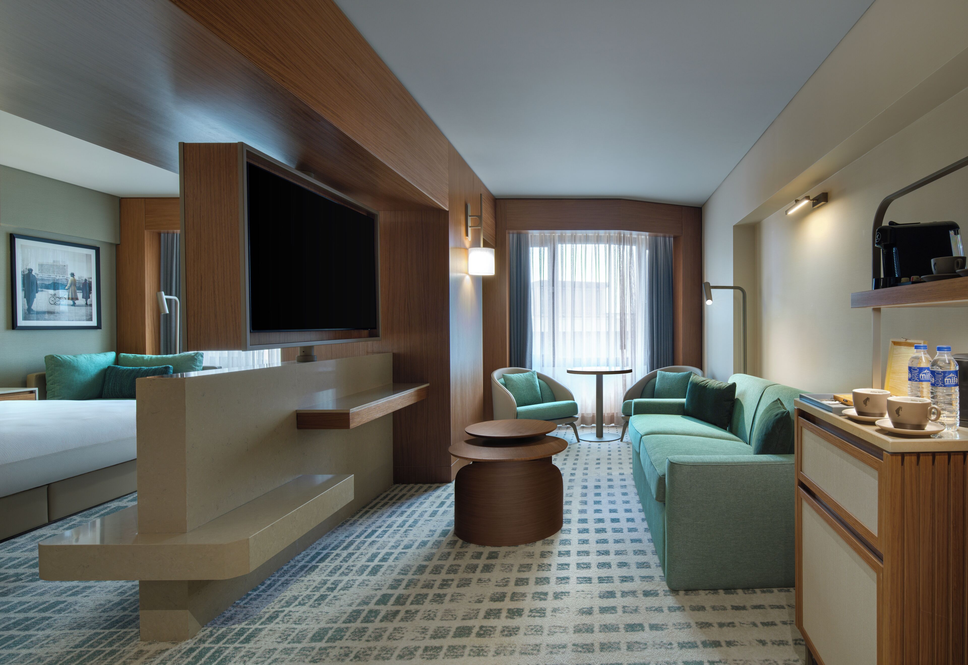 Suite – junior, 1 kingsize-seng (Bosphorus View) | Oppholdsområde | LCD-TV og TV-spill