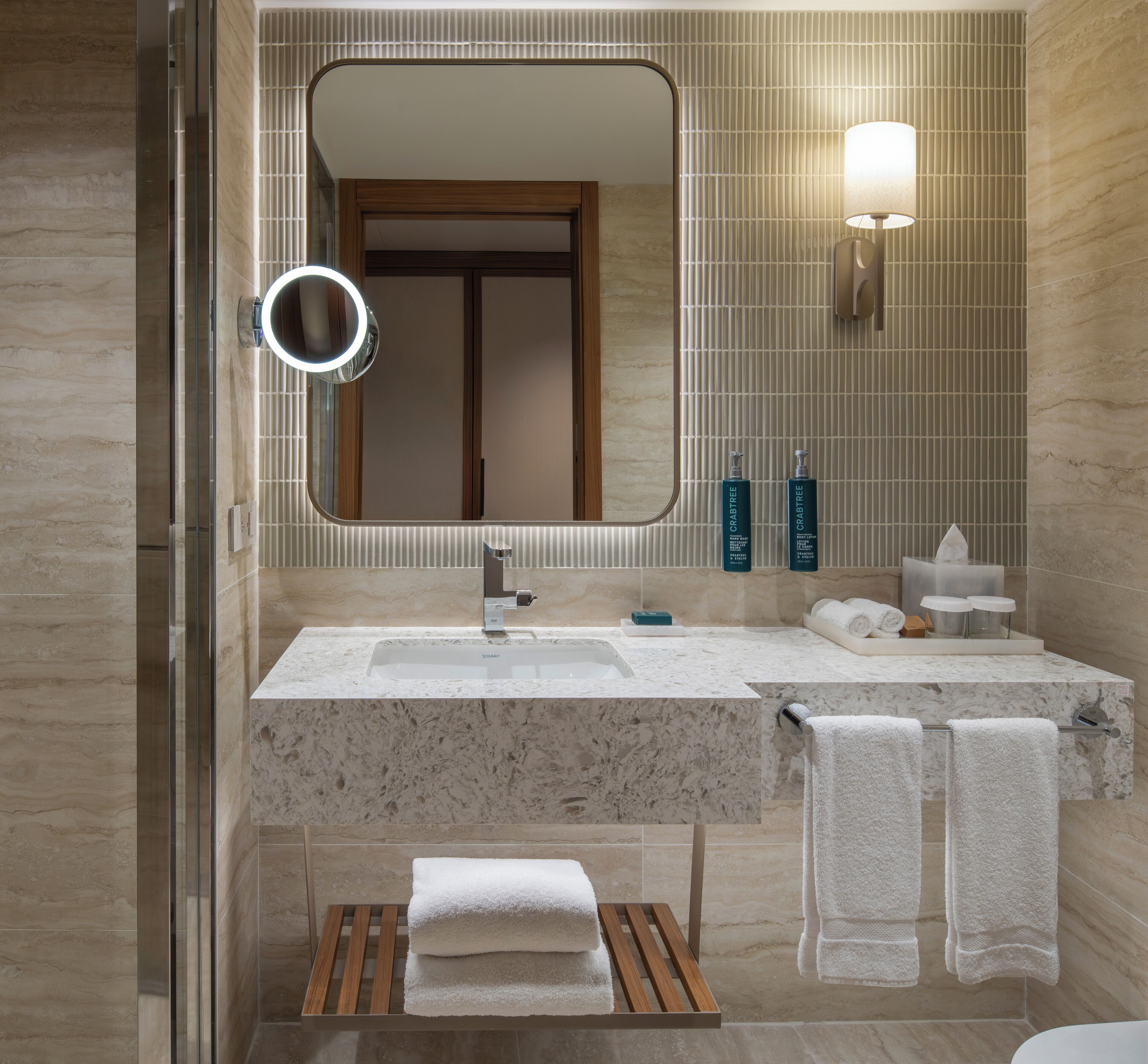 Zimmer, 1 King-Bett (Guest, Bosphorus View) | Badezimmer | Kostenlose Toilettenartikel, Haartrockner, Bademäntel, Hausschuhe