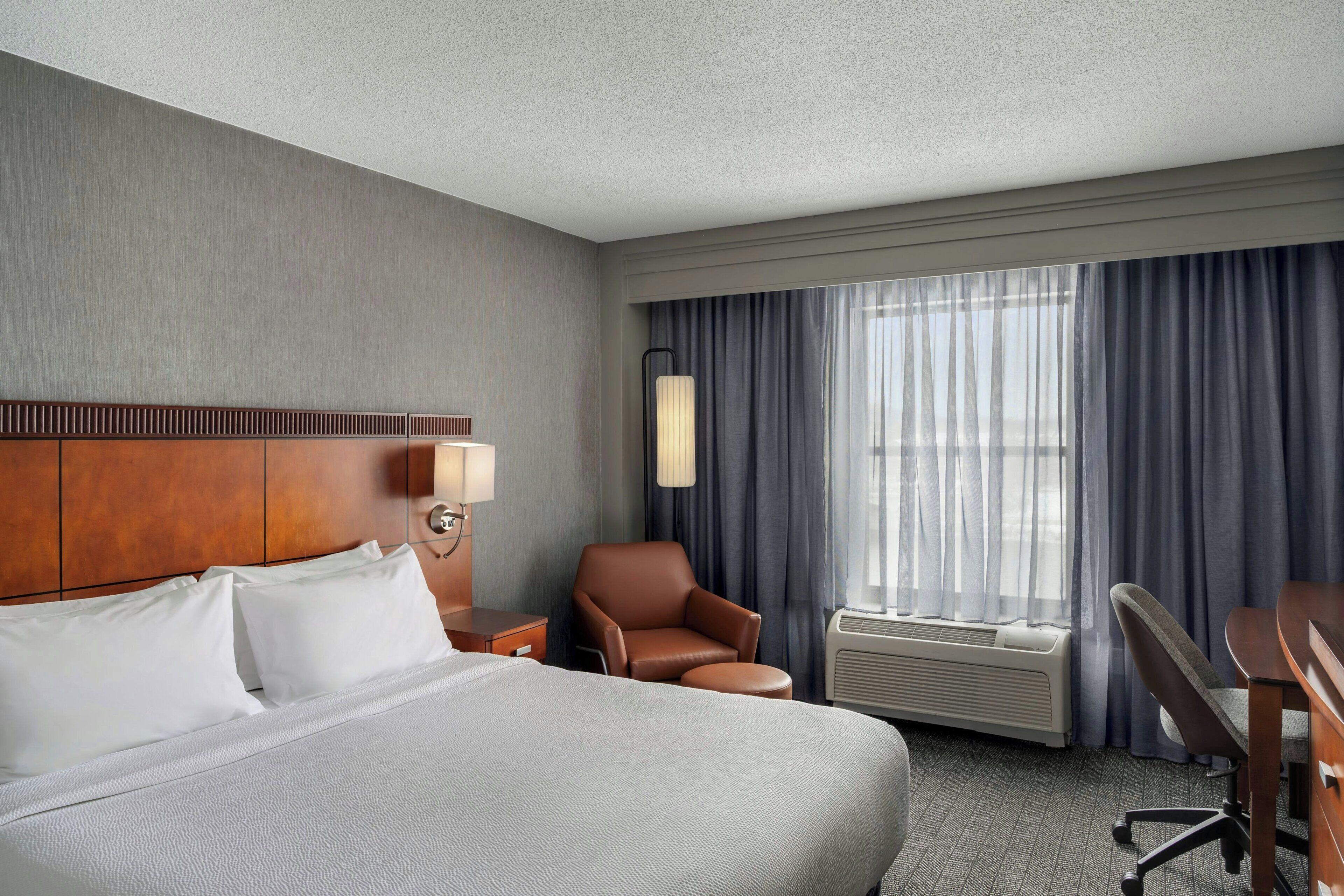 Room, 1 King Bed | Premium bedding, in-room safe, desk, blackout drapes