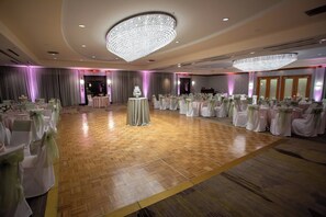 Banquet hall - Courtyard by Marriott Hamilton (Hamilton)