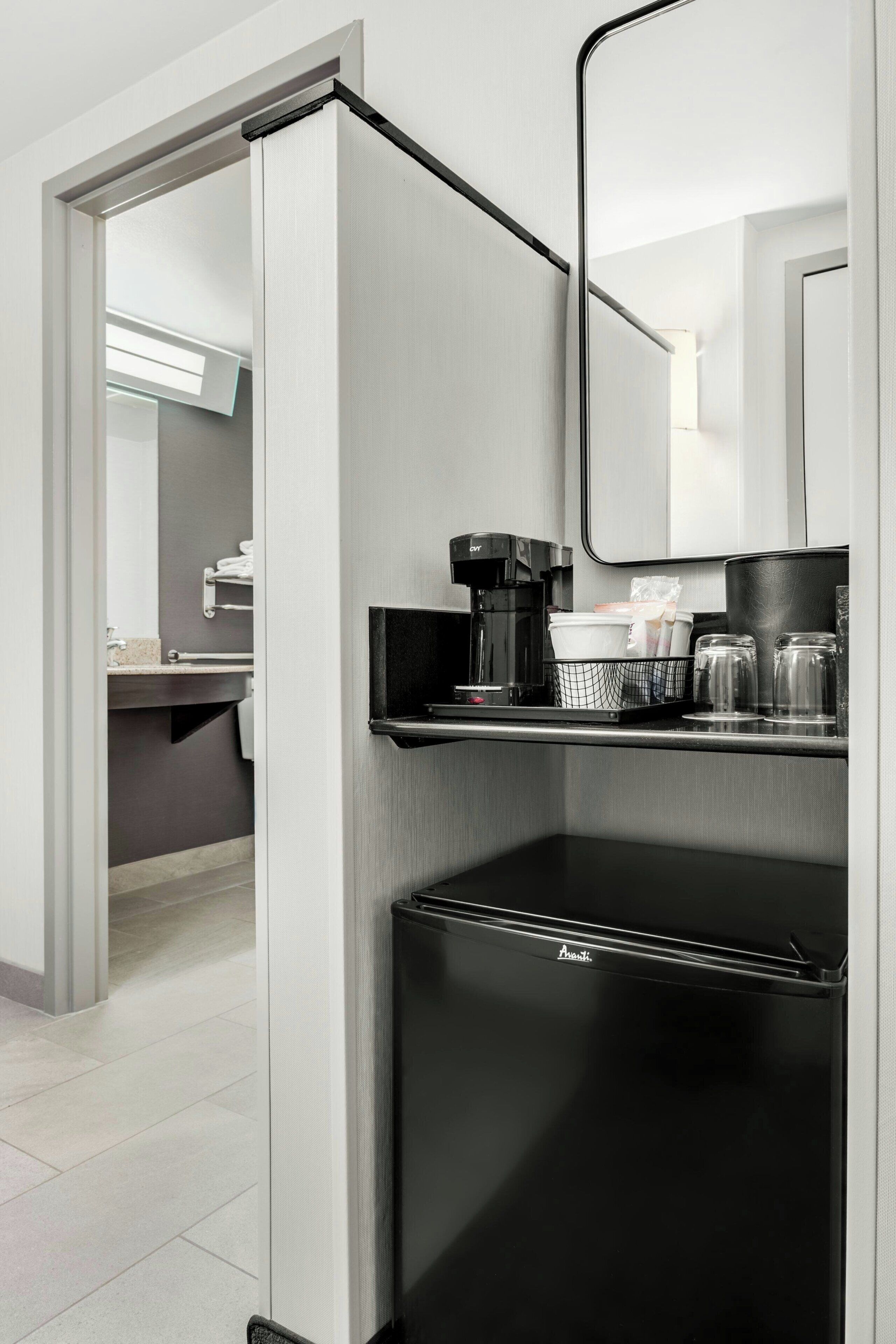 Premium bedding, in-room safe, desk, blackout drapes