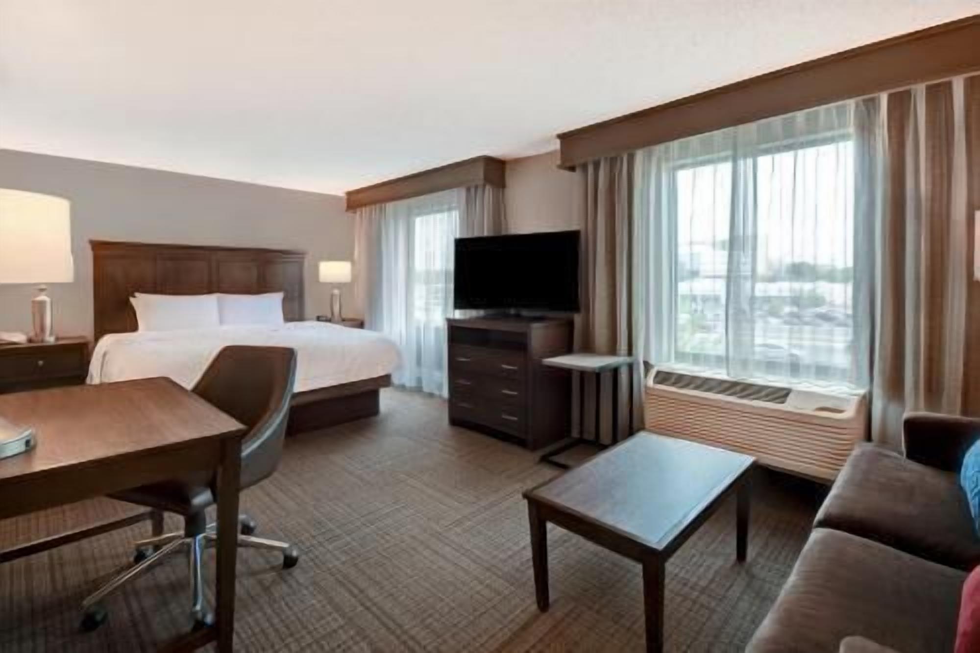 Premium bedding, down comforters, desk, laptop workspace