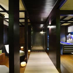 Couples treatment room(s), sauna, hot tub, steam room