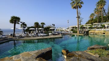 Outdoor pool, pool loungers