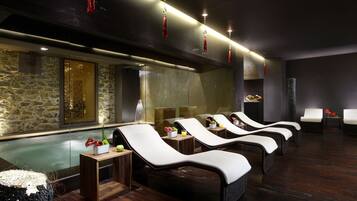 Salas de tratamientos para parejas, sauna, bañera de hidromasaje