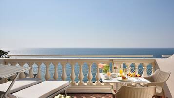 Literie hypoallergénique, matelas mémoire de forme, minibar