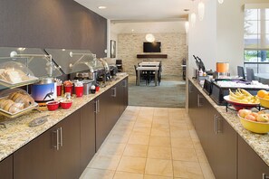 Tägliches inbegriffenes Frühstücksbuffet