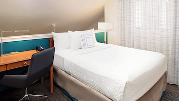 Suite, 1 Double Bed | Premium bedding, desk, blackout curtains, iron/ironing board