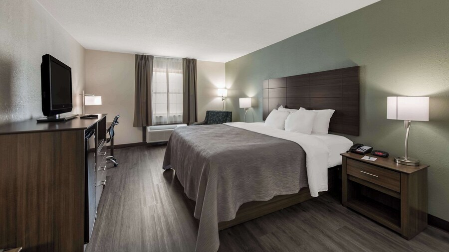 Quality Inn Saint Louis Airport