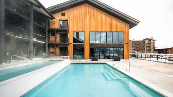 Outdoor pool, pool loungers