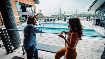 屋外プール、サンラウンジャー