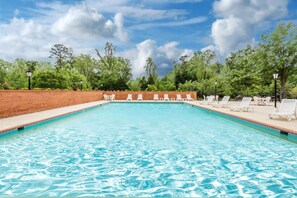 Piscina coperta, piscina all'aperto