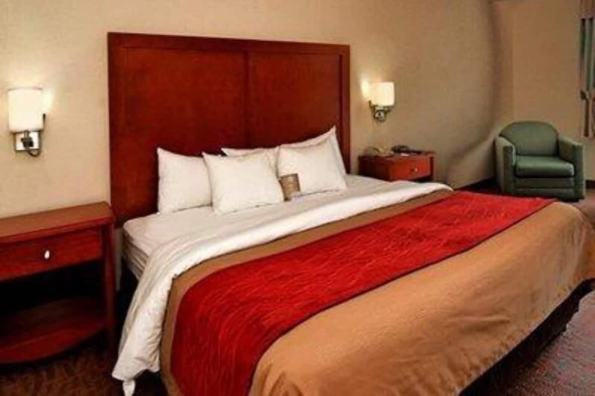 In-room safe, desk, laptop workspace, blackout curtains