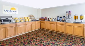 Coffee service - Days Inn by Wyndham Williamsburg Historic Area (Williamsburg)