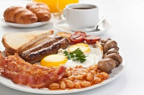 Daily full breakfast (GBP 12.50 per person) - Dragonfly Hotel Colchester (Colchester)