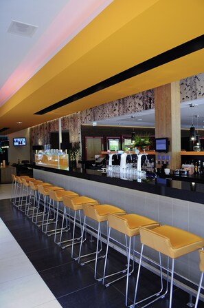 Bar (on property) - Novotel Rotterdam Schiedam (Schiedam)