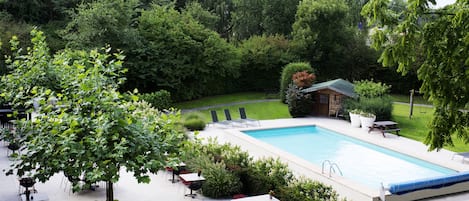 Seasonal outdoor pool, sun loungers