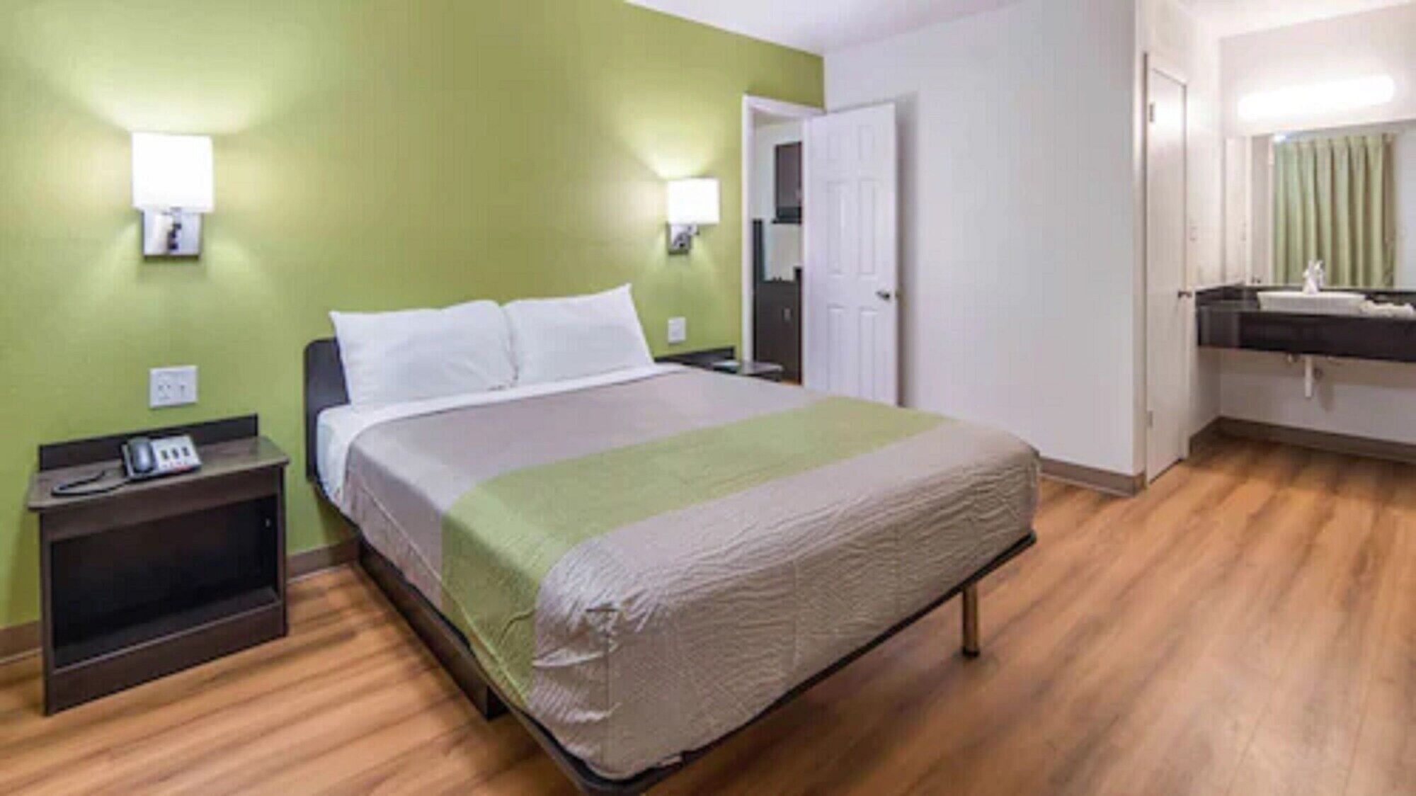 Free WiFi, bed sheets, alarm clocks