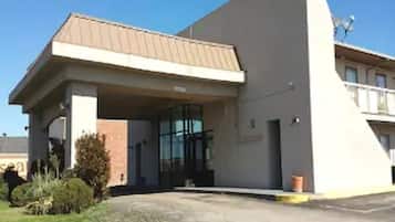 Vista frontal de la propiedad