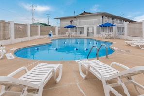 Outdoor pool - Motel 6 Abilene, TX (Abilene)
