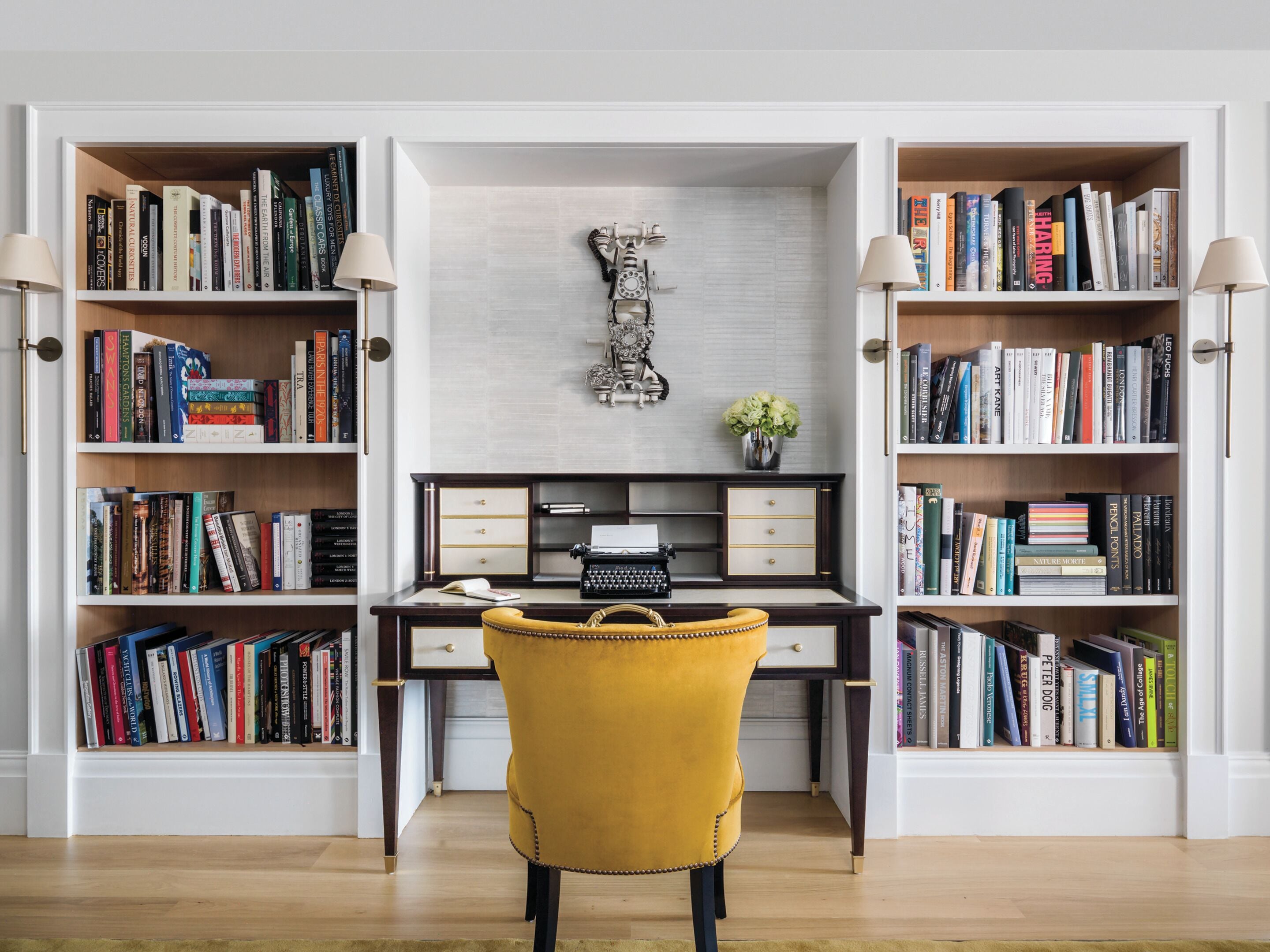 2 bars/lounges, pub, cocktail bar