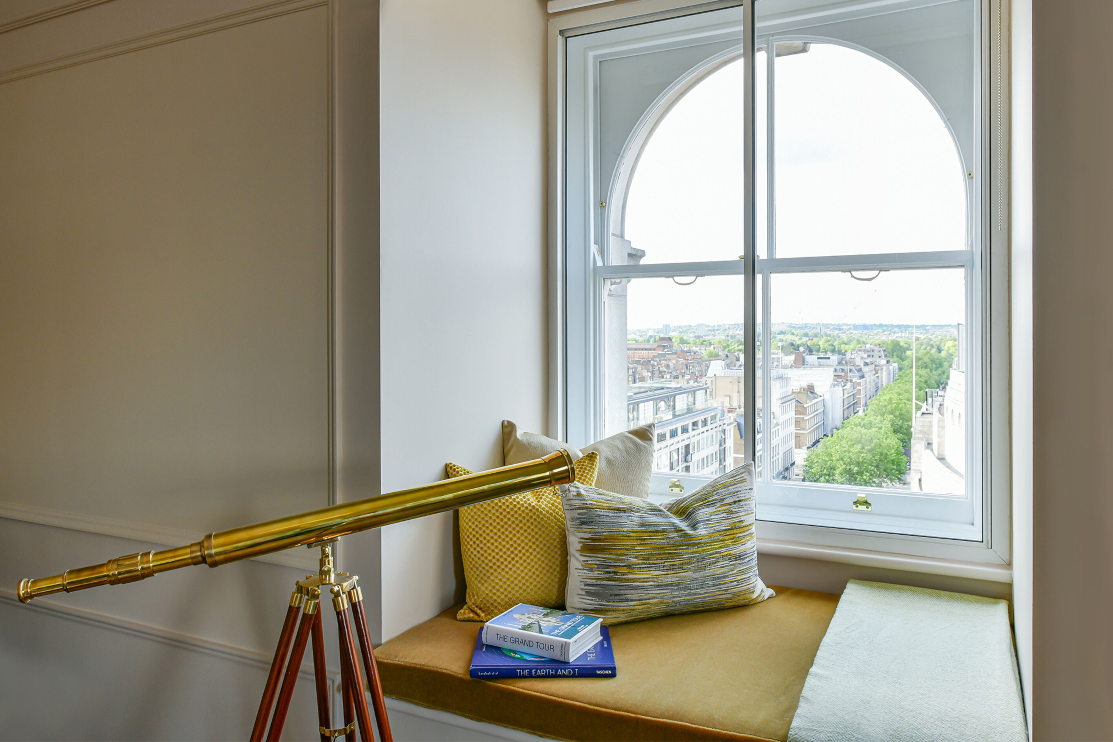 tower suite | 1 bedroom, hypo-allergenic bedding, minibar, in-room safe