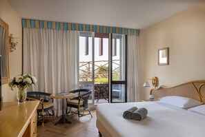1 bedroom, premium bedding, down duvets, minibar - UNA Hotels Capotaormina (Taormina)