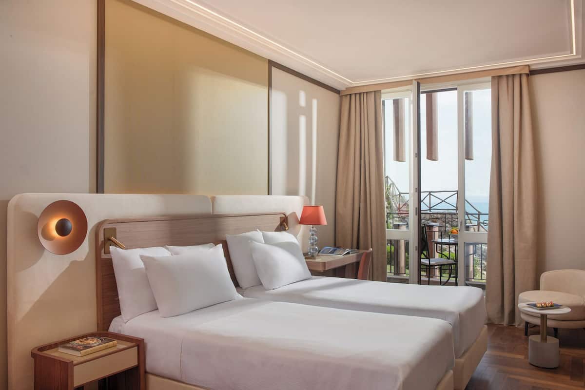 1 bedroom, premium bedding, down comforters, minibar